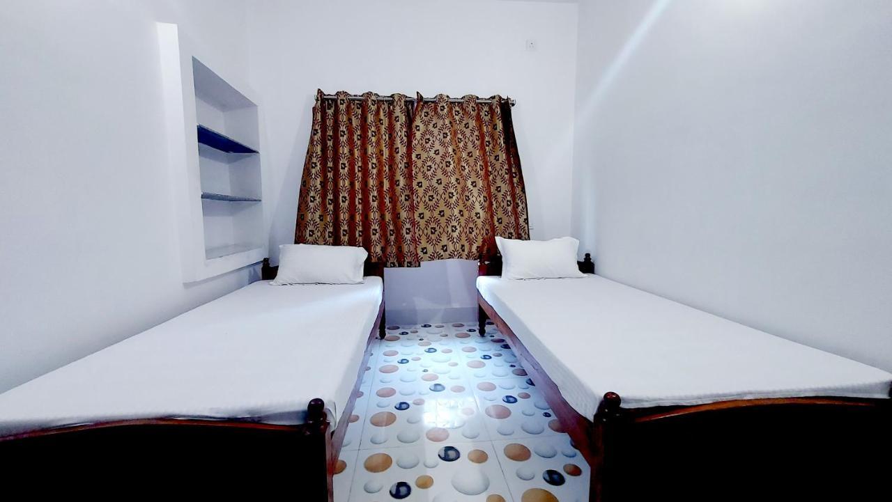 Nilam Guest House Bodh Gaya Buitenkant foto