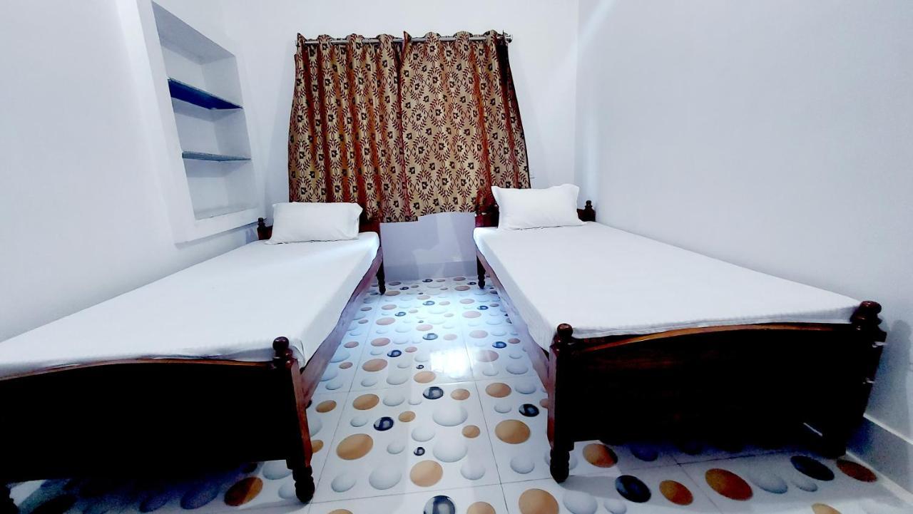 Nilam Guest House Bodh Gaya Buitenkant foto