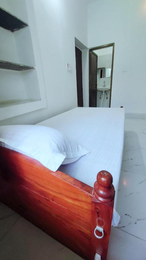 Nilam Guest House Bodh Gaya Buitenkant foto