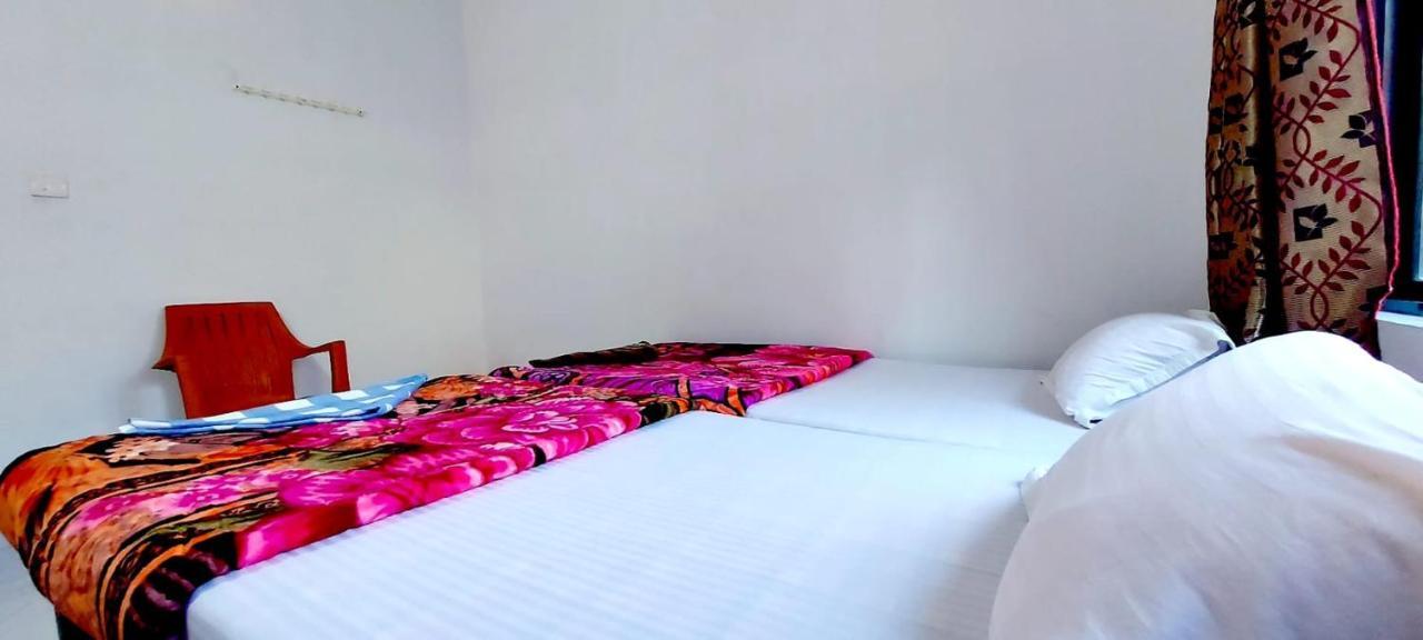 Nilam Guest House Bodh Gaya Buitenkant foto