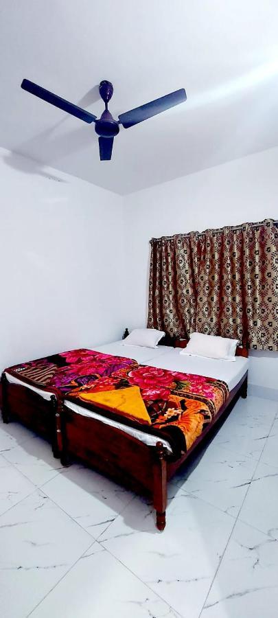 Nilam Guest House Bodh Gaya Buitenkant foto
