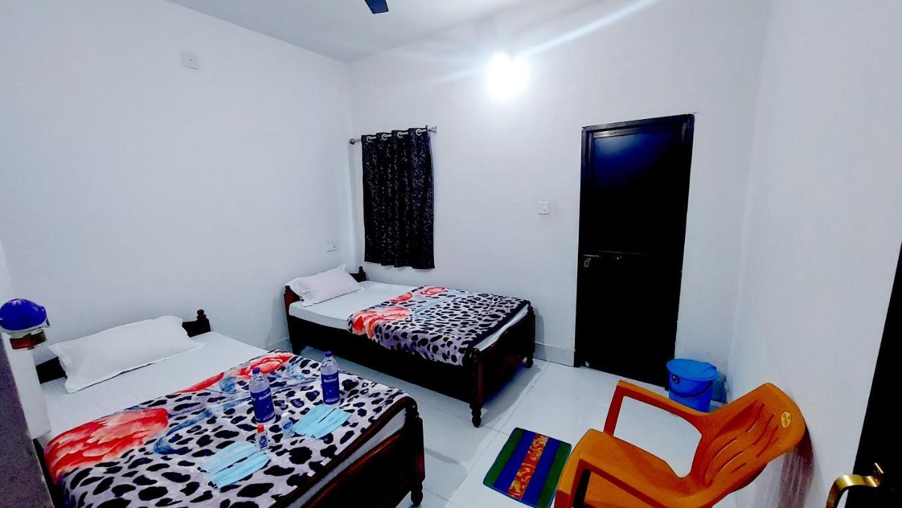 Nilam Guest House Bodh Gaya Buitenkant foto